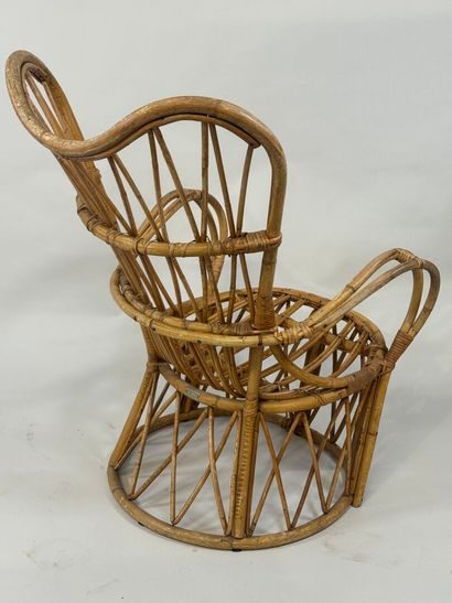 Openwork wicker armchair.
93 x 70 x 60 c...