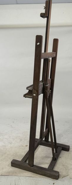 Large molded wood easel, the lower part adjustable...