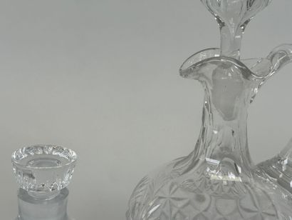 BACCARAT, dans le goût de.
Petit carafon...