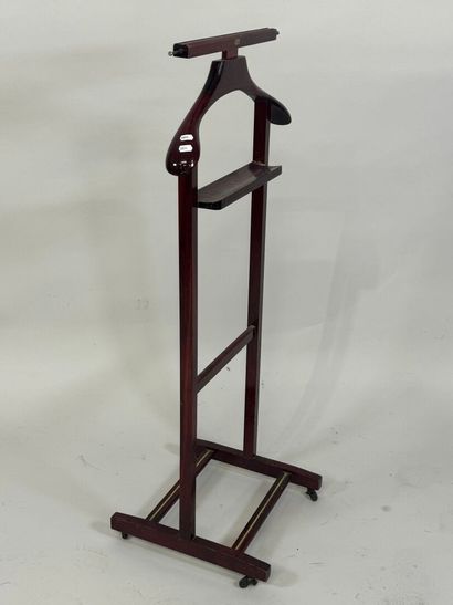 C.R.
Nightstand in molded and varnished wood.
103...