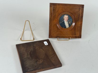 Pair of circular miniatures on ivory decorated...