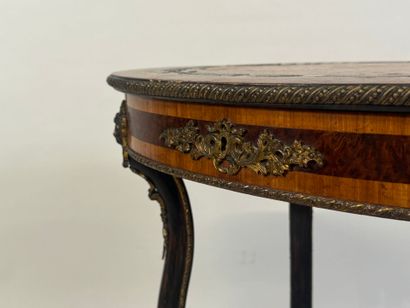 Small pedestal table in veneer and marquetry,...