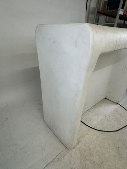 NEW GARDEN.
Illuminated plastic outdoor bar.
110...