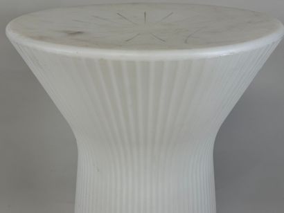 NEW GARDEN.
Tall white plastic pedestal table.
H....