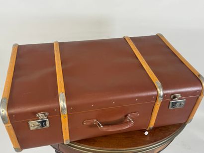 Large suitcase in wood, imitation leather...
