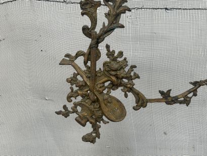 Fireback in patinated bronze with foliate...