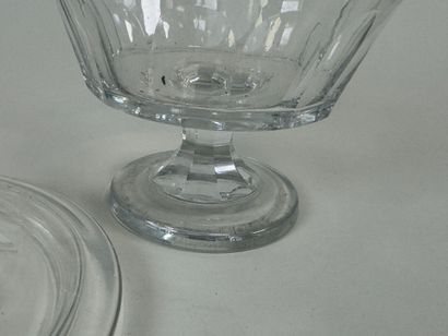Drageoir en cristal à décor de torses.
H....