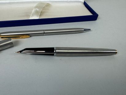 WATERMAN.
Brushed metal and gold nib and...