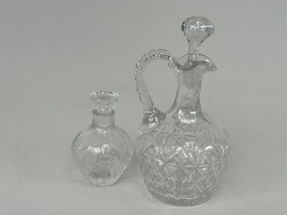 BACCARAT, dans le goût de.
Petit carafon...