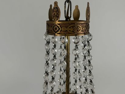 Petit lustre suspension en laiton et pampilles...