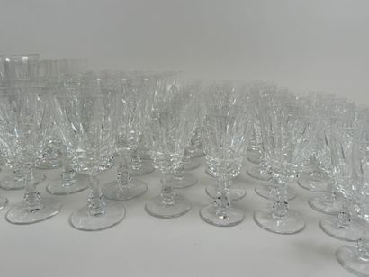 Importante partie de service de verres en...