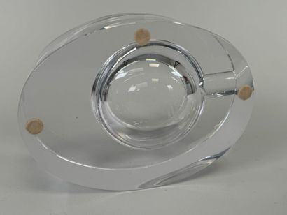 SEVRES.
Cendrier en cristal.
6 x 16 x 12...