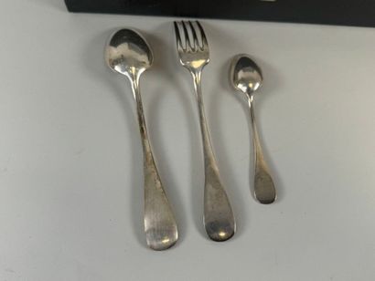 Partie de ménagère en métal argenté, modèle...