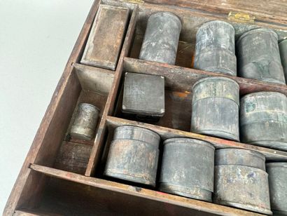 Rectangular wooden painter's box, the interior...