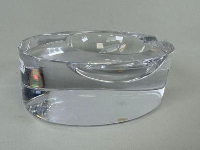 SEVRES.
Cendrier en cristal.
6 x 16 x 12...