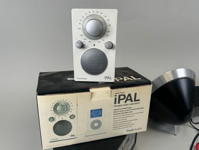 BANG & OLUFSEN.
Modèle BEOSOUND 8.
Enceinte...