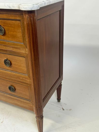 Small molded wood chest of drawers opening...