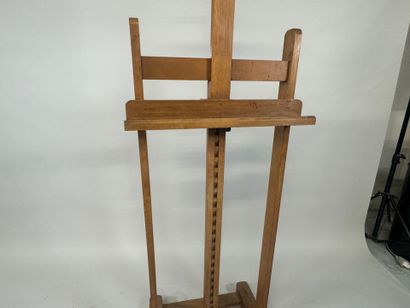 Large painter's desk in light wood, adjustable...