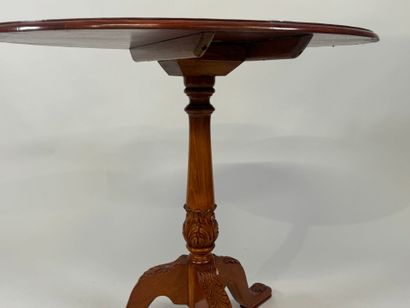 Oval tripod pedestal table in marquetry decorated...