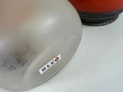 Lot comprenant :
- GEMA, XXe.
Vase en verre...