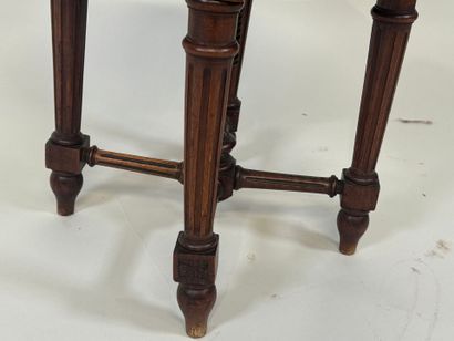 Circular piano stool in molded wood, screw...