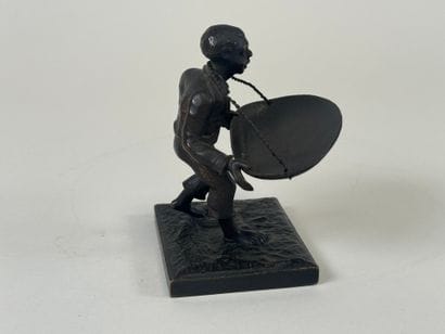 École, fin XIXe.
Le serviteur.
Sujet en bronze...