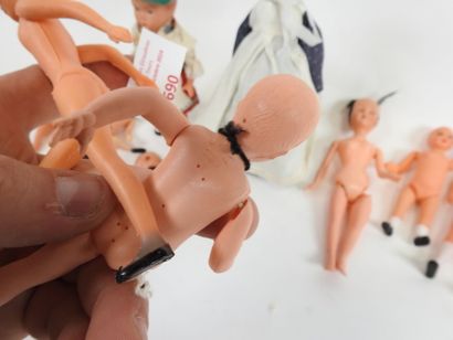 Lot of ten small plastic bathers, including...