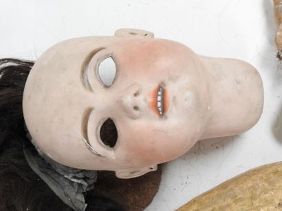 Doll, porcelain head, glass eyes (damaged),...