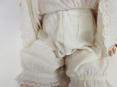 SIMON & HALBIG.
Bisque head doll, fixed eyes,...