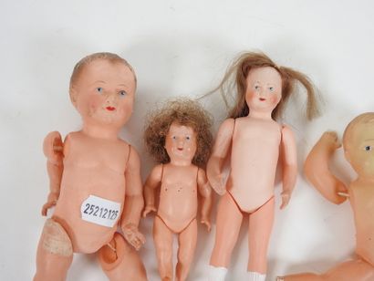 Six little bathers in celluloid, including...