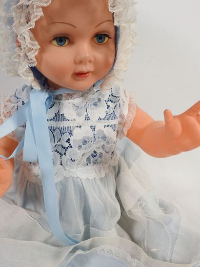 Large plastic baby.
H. 56 cm.