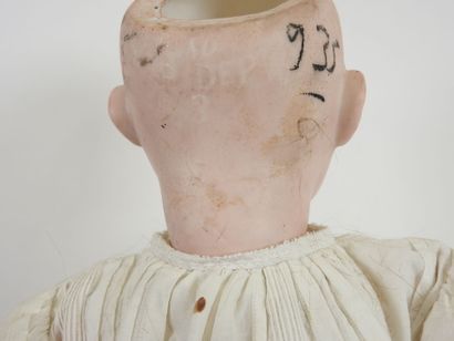 DEP.
Bisque head doll, fixed eyes, open mouth...