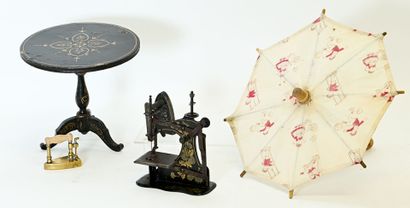 Ensemble de 5 pièces:
- petite machine à...