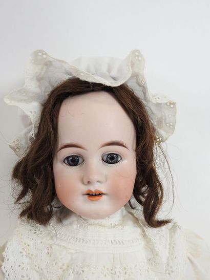 GK (Gébruder Kulentz).
Large doll with bisque...