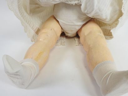 SFBJ.
Boiled cardboard head doll, open eyes,...