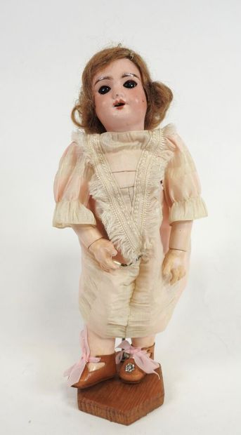 SFBJ.
Little doll with bisque head, sleepy...