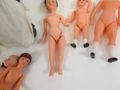 Lot of ten small plastic bathers, including...
