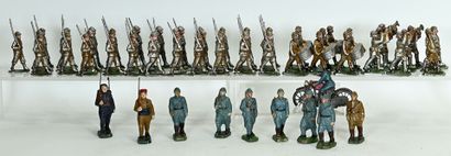 Ensemble de 59 soldats en métal et matière...