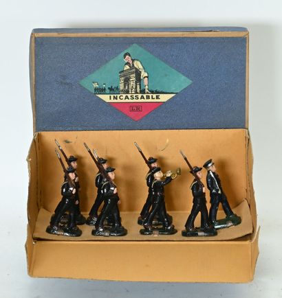 LR Boite de 8 fusiliers marins en tenue de...