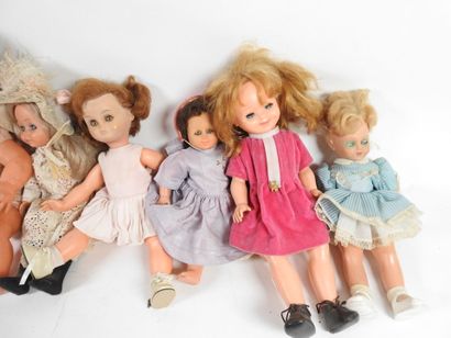 Set of six soft plastic dolls.
H. 50 cm ...