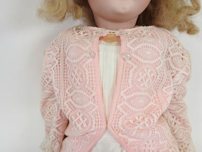 SIMON & HALBIG.
Bisque head doll, fixed eyes,...