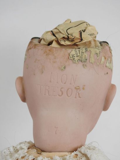 MY TREASURE.
Bisque head doll, fixed eyes,...