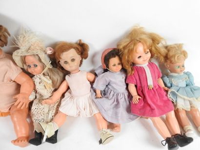 Set of six soft plastic dolls.
H. 50 cm ...