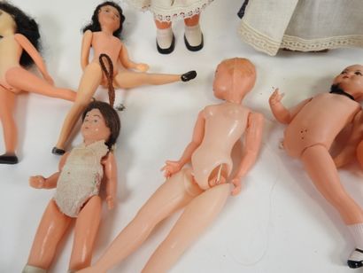 Lot of ten small plastic bathers, including...
