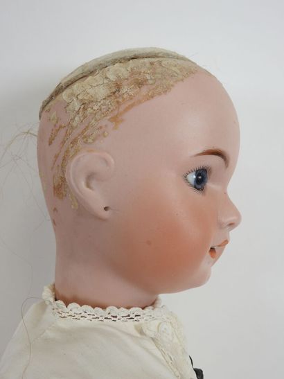 JUMEAU.
Bisque head doll, fixed eyes, open...