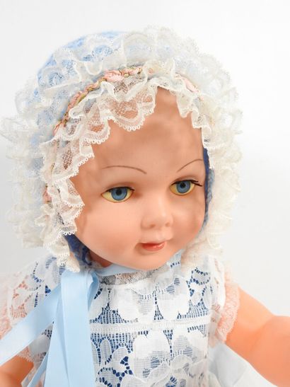 Large plastic baby.
H. 56 cm.