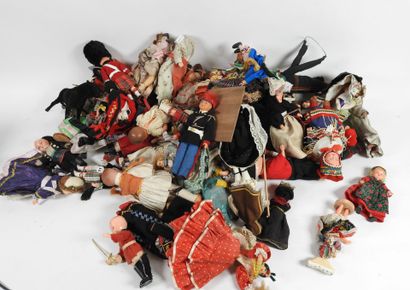 Collection of small modern dolls, souvenirs...