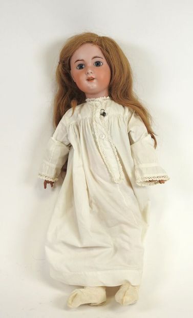 JUMEAU.
Bisque head doll, fixed eyes, open...
