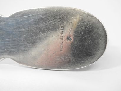 HERMES Paris.
Coupe-papier en métal argenté,...