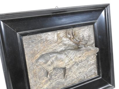 Plaque en bas-relief en métal (fonte de zinc?)...